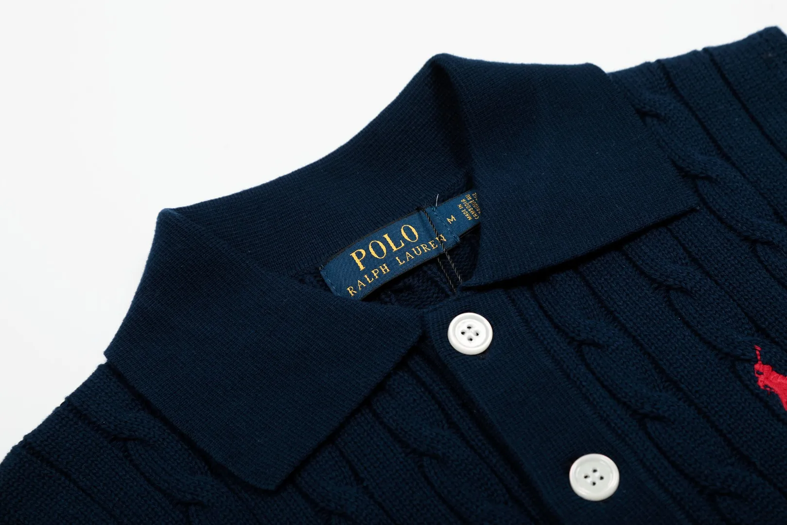 P166 💰 "Top quality" Style number: DS023# (not off the shelves all year round) [Ralph Lauren POLO lapel solid color pony embroidered logo knitted vest short sleeves] ✅Ralph Lauren Ralph Lauren classic basic versatile all-season cardigan knitted POLO vest vest short sleeves ✅Main supplier platform live broadcast Wholesale entity Replacement when out of stock Not off the shelf ✅ZP quality 1:1 version Scan the code to enter the GF website Counter quality ✅Details and quality are the only one in Guangzhou. Imported quality cotton yarn, focusing on high-end, cost-effective. Needless to say good quality. ✅Restore the original version. The maximum size can be worn up to 150 pounds. Loose, comfortable and stress-free. Olive green, denim blue, Chinese red